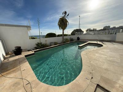 Apartment / Flat For Rent in Sea Point, Cape Town