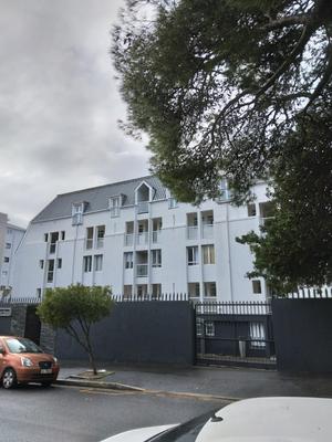 Apartment / Flat For Rent in Sea Point, Cape Town