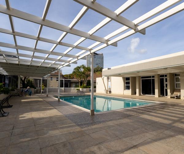 Apartment / Flat For Sale in Sea Point, Cape Town